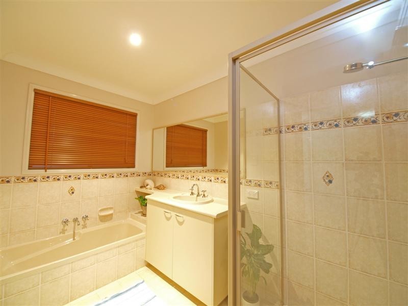 7 Poona Court, Albany Creek QLD 4035