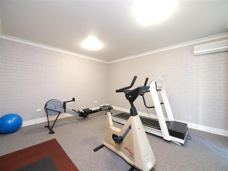 Unit 8 / 19  O’Reilly St, Wakerley QLD 4154