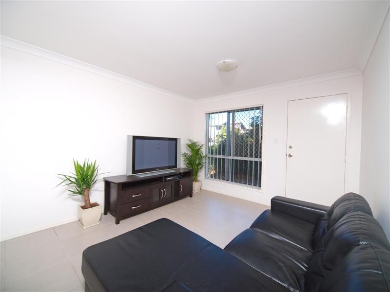 Unit 8 / 19  O’Reilly St, Wakerley QLD 4154