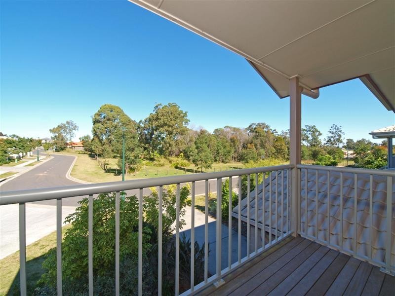 Unit 8 / 19  O’Reilly St, Wakerley QLD 4154