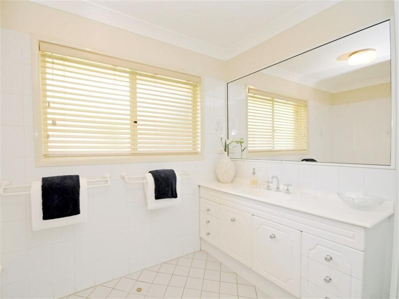 27 Bunya Park Drive, Eatons Hill QLD 4037