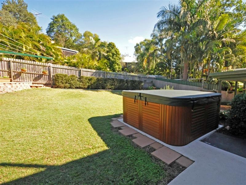 27 Bunya Park Drive, Eatons Hill QLD 4037