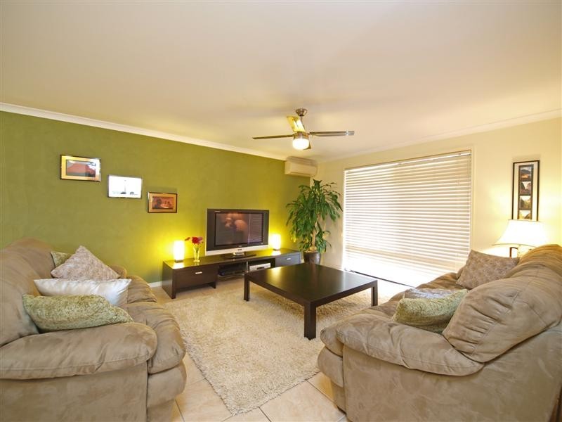 2 Hillary Drive, Warner QLD 4500