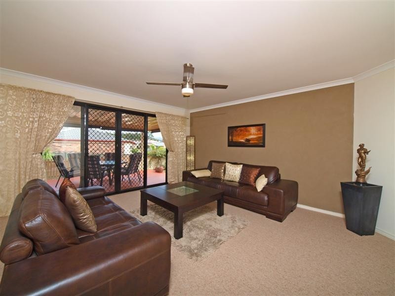 2 Hillary Drive, Warner QLD 4500