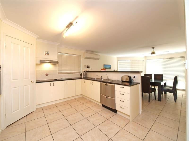 2 Hillary Drive, Warner QLD 4500