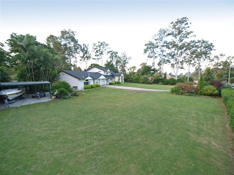52 FAIRLANE ST, Joyner QLD 4500
