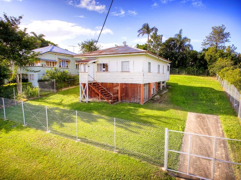 58 Barrinia Street, Manly QLD 4179