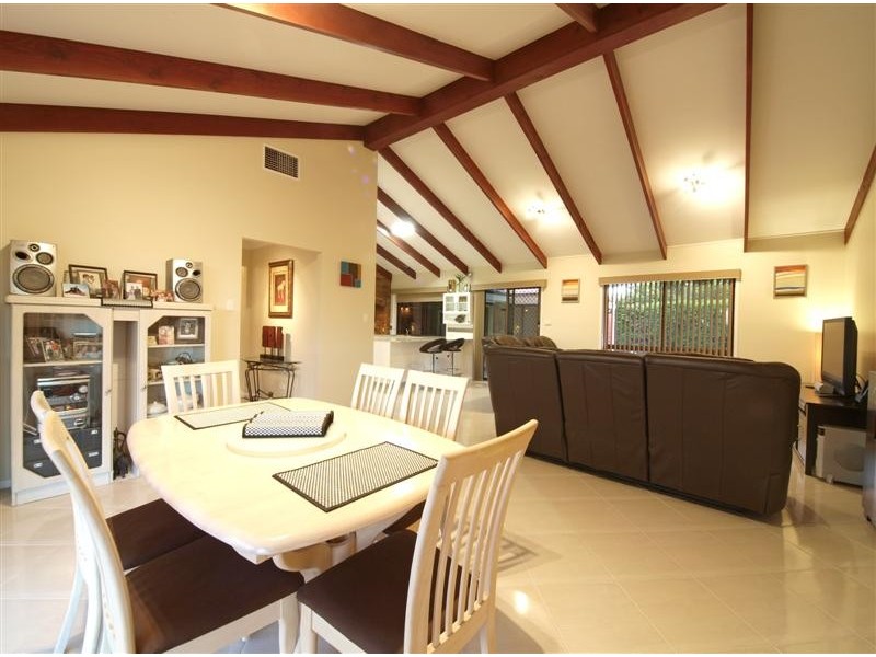 7 TANAGER ST, Albany Creek QLD 4035