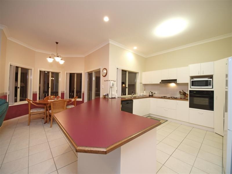 3 Hillgrove Close, Eatons Hill QLD 4037