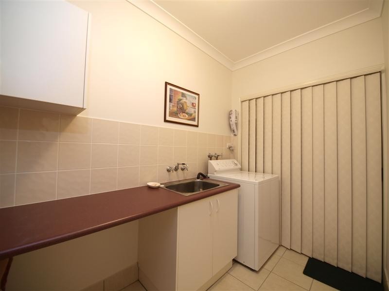 3 Hillgrove Close, Eatons Hill QLD 4037