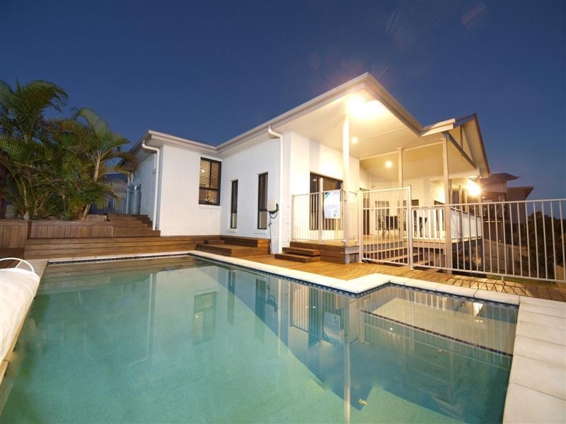 16 Alberic Court, Eatons Hill QLD 4037