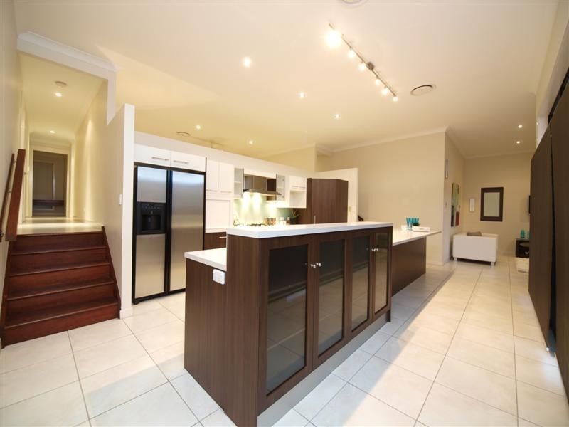 16 Alberic Court, Eatons Hill QLD 4037