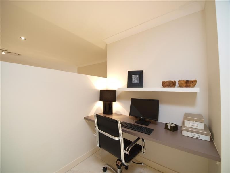 16 Alberic Court, Eatons Hill QLD 4037