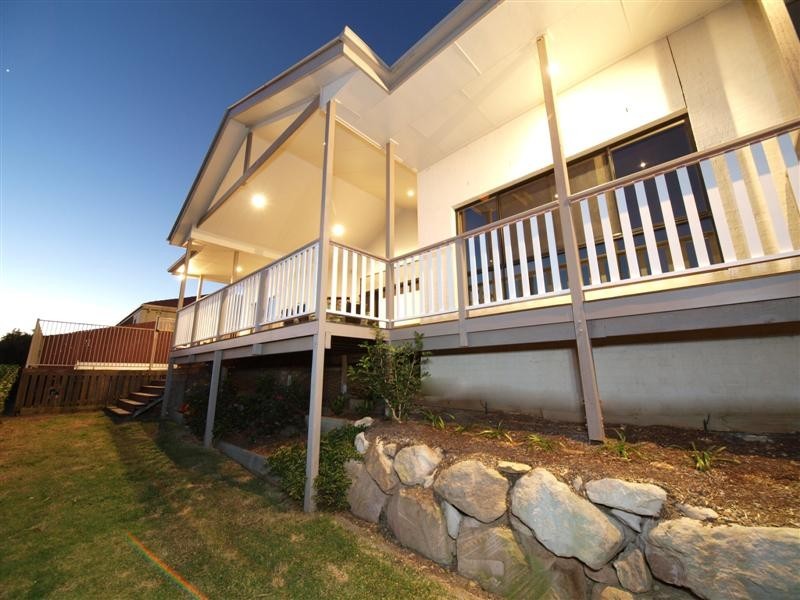 16 Alberic Court, Eatons Hill QLD 4037