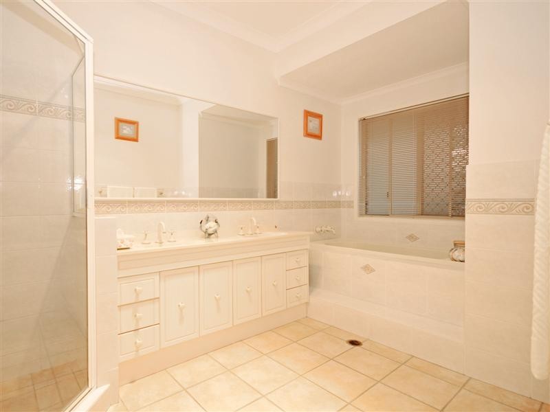 3 Bracken Court, Cashmere QLD 4500