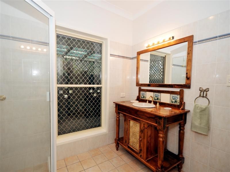 3 Bracken Court, Cashmere QLD 4500