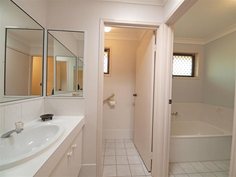 38 Chowchilla Street, Albany Creek QLD 4035