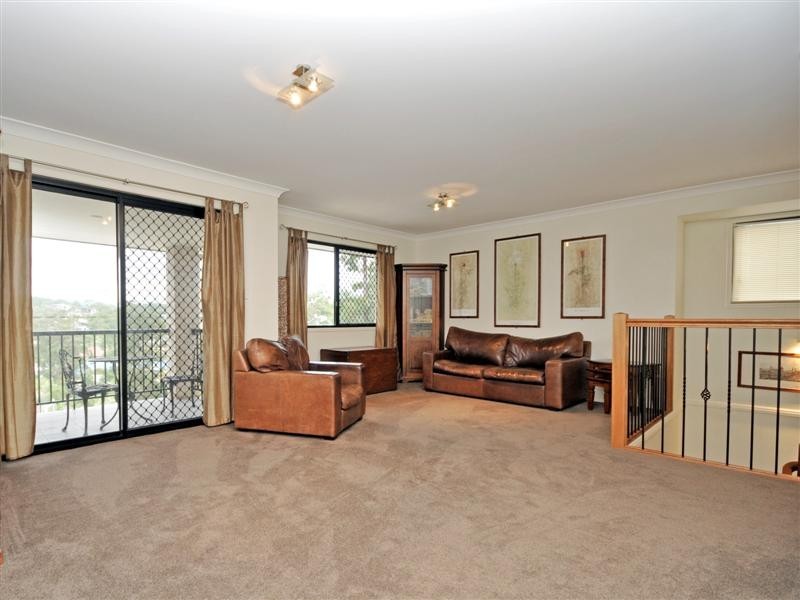 62 Corvus Drive, Cashmere QLD 4500