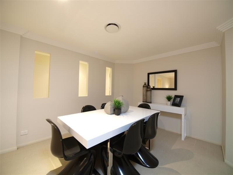12 Alberic Court, Eatons Hill QLD 4037