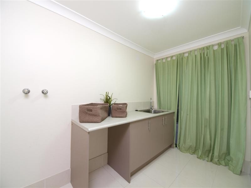 12 Alberic Court, Eatons Hill QLD 4037