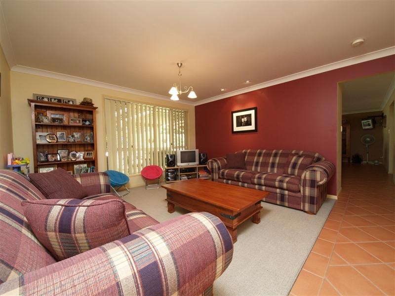 4 Monica Court, Eatons Hill QLD 4037