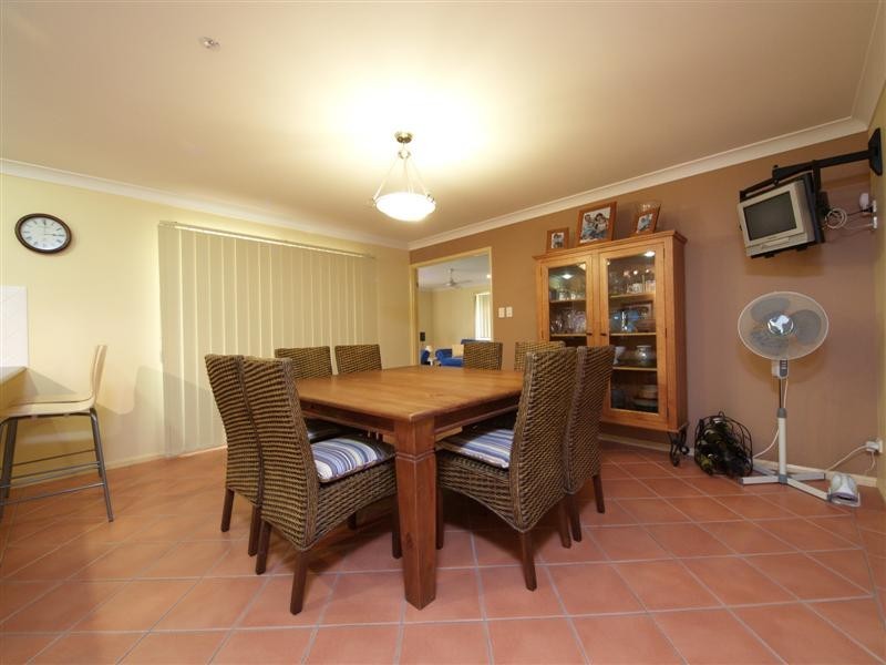 4 Monica Court, Eatons Hill QLD 4037