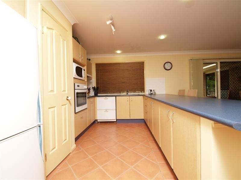 4 Monica Court, Eatons Hill QLD 4037