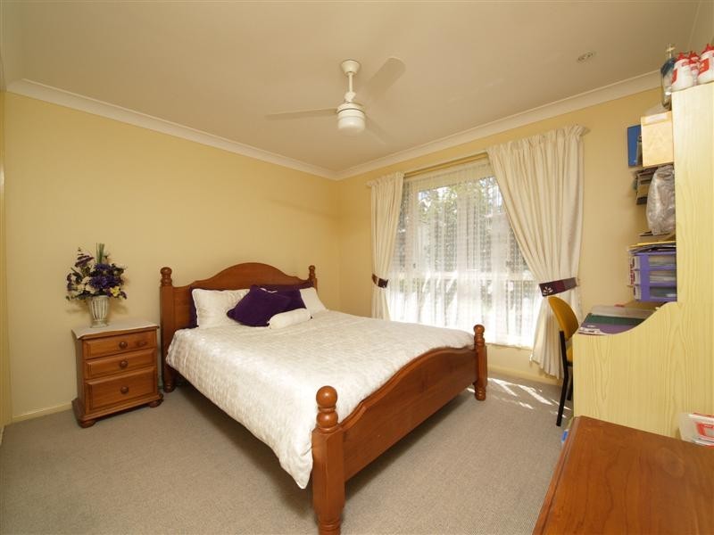 4 Monica Court, Eatons Hill QLD 4037