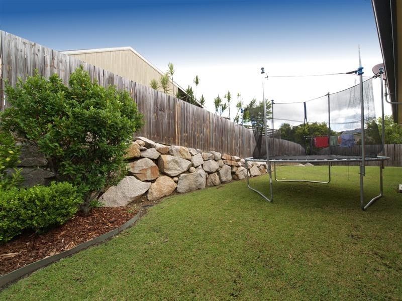 4 Monica Court, Eatons Hill QLD 4037