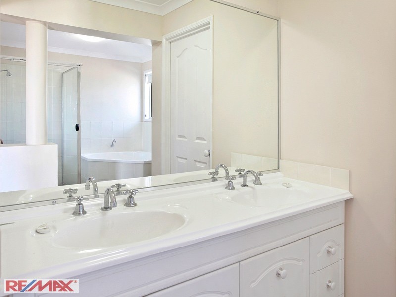 9 PAULETTE COURT, Cashmere QLD 4500