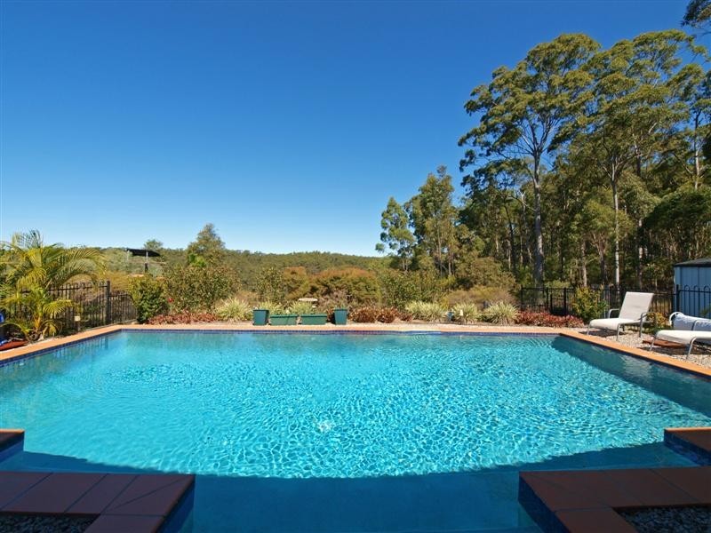 5 BENARKIN COURT, Cashmere QLD 4500