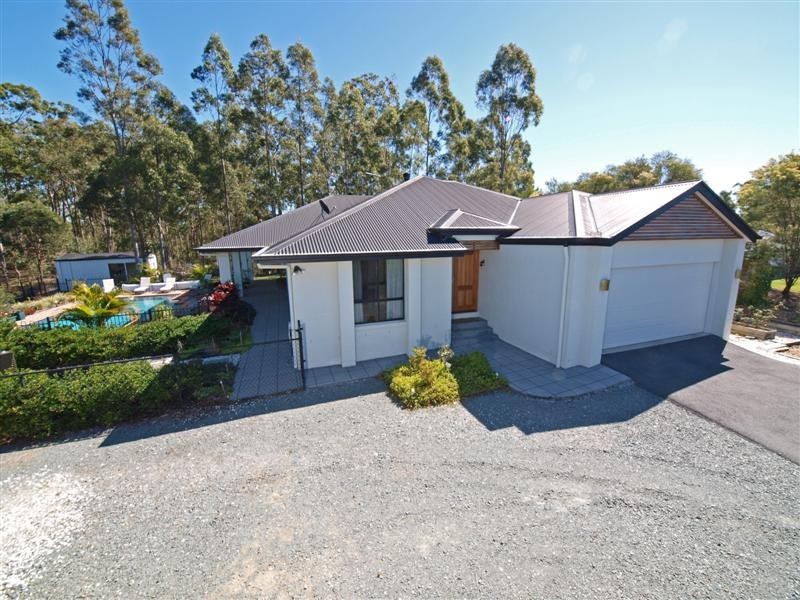 5 BENARKIN COURT, Cashmere QLD 4500