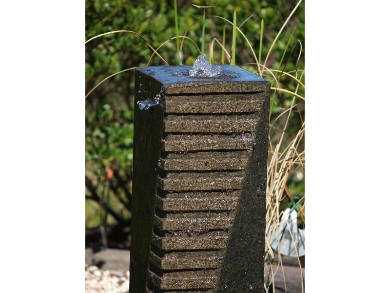 5 BENARKIN COURT, Cashmere QLD 4500