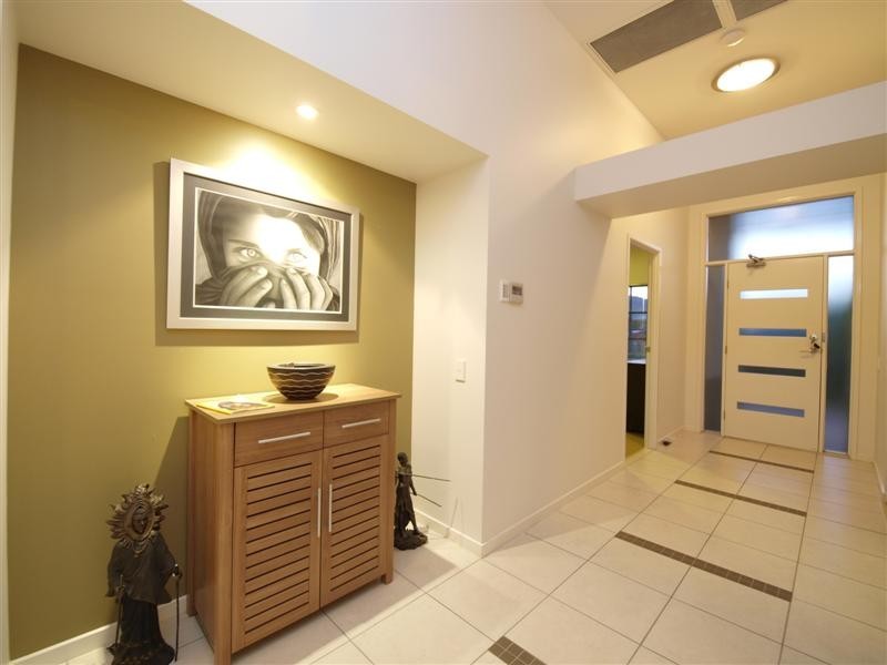 8 Grebe Circuit, North Lakes QLD 4509
