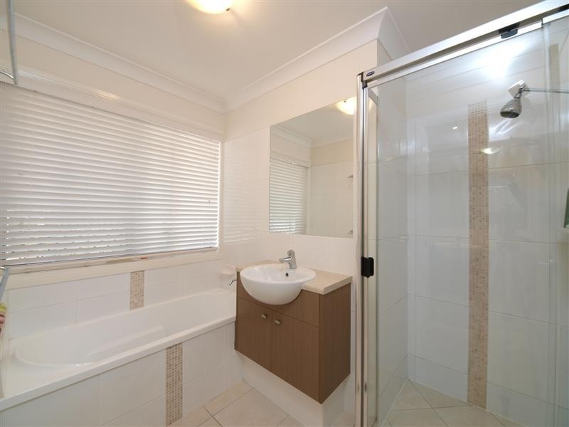 19 Lowai Court, Albany Creek QLD 4035