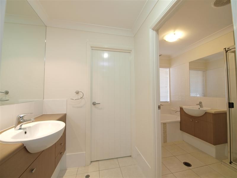 19 Lowai Court, Albany Creek QLD 4035
