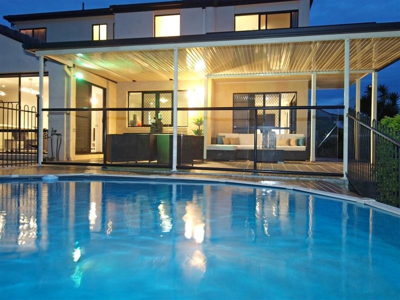 11 Peace Court, Eatons Hill QLD 4037