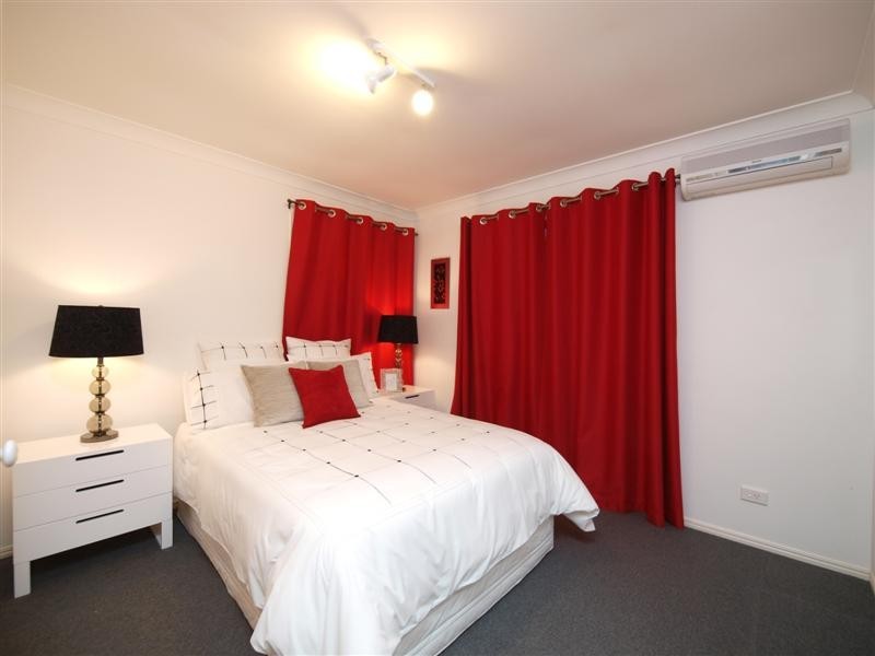 11 Peace Court, Eatons Hill QLD 4037