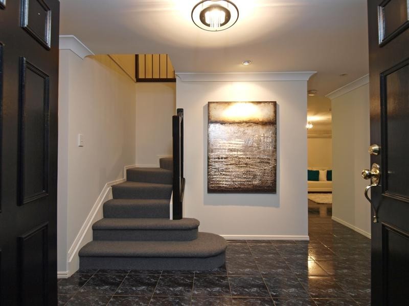 11 Peace Court, Eatons Hill QLD 4037