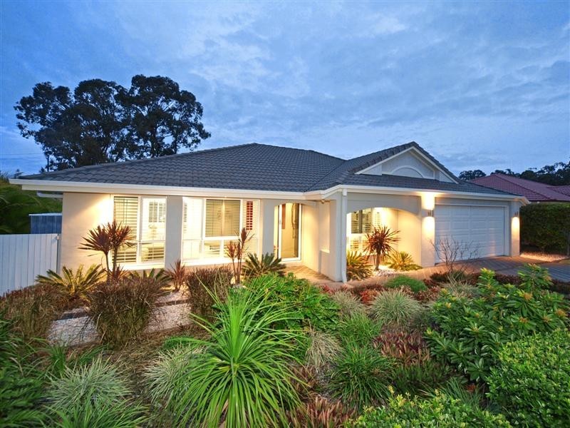 15  Corowa Court, Eatons Hill QLD 4037