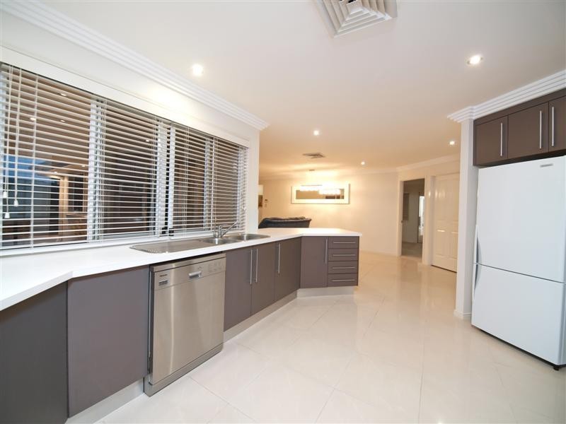 15  Corowa Court, Eatons Hill QLD 4037