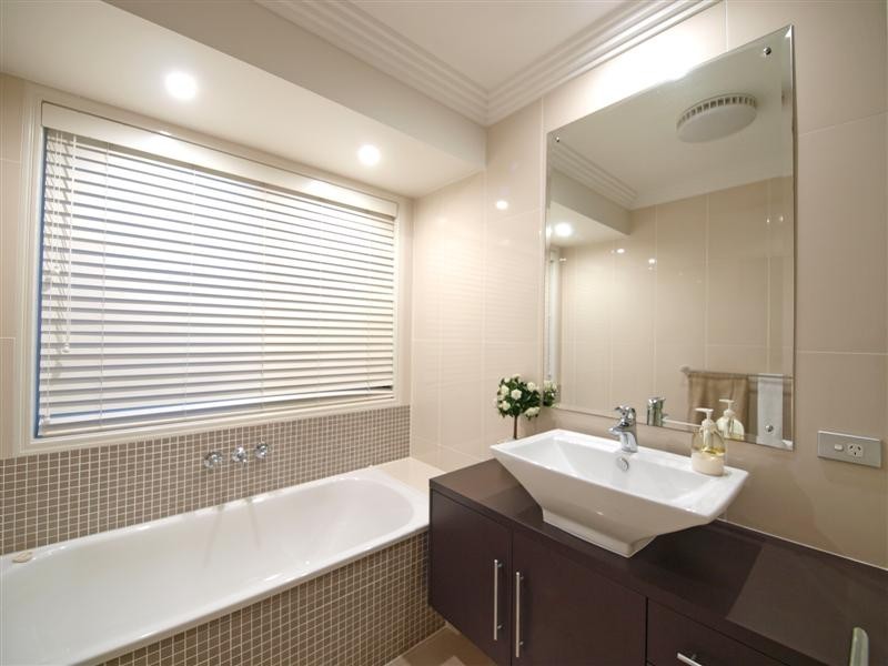 15  Corowa Court, Eatons Hill QLD 4037