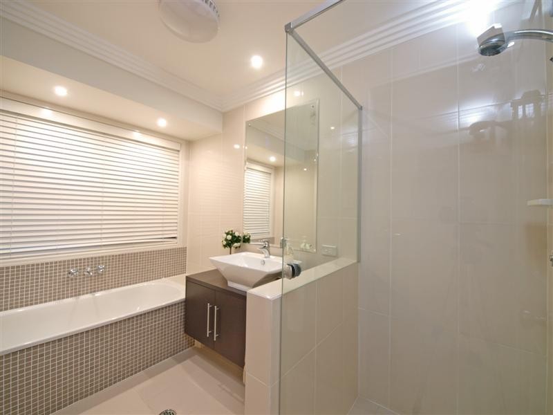 15  Corowa Court, Eatons Hill QLD 4037