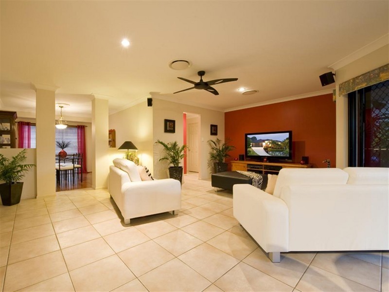 10 Glendore Court, Eatons Hill QLD 4037