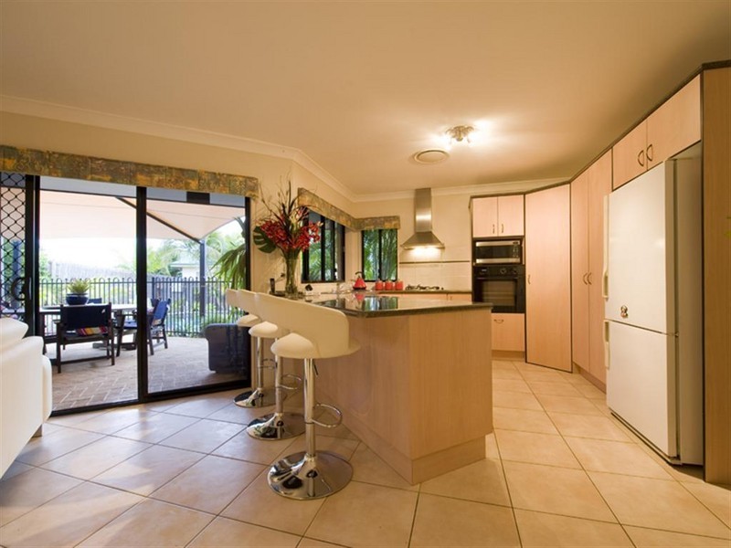 10 Glendore Court, Eatons Hill QLD 4037