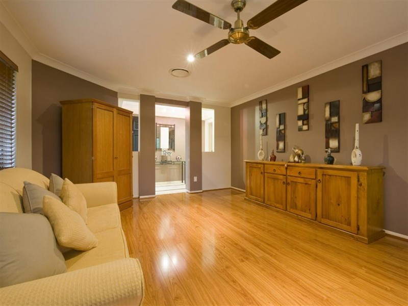 10 Glendore Court, Eatons Hill QLD 4037