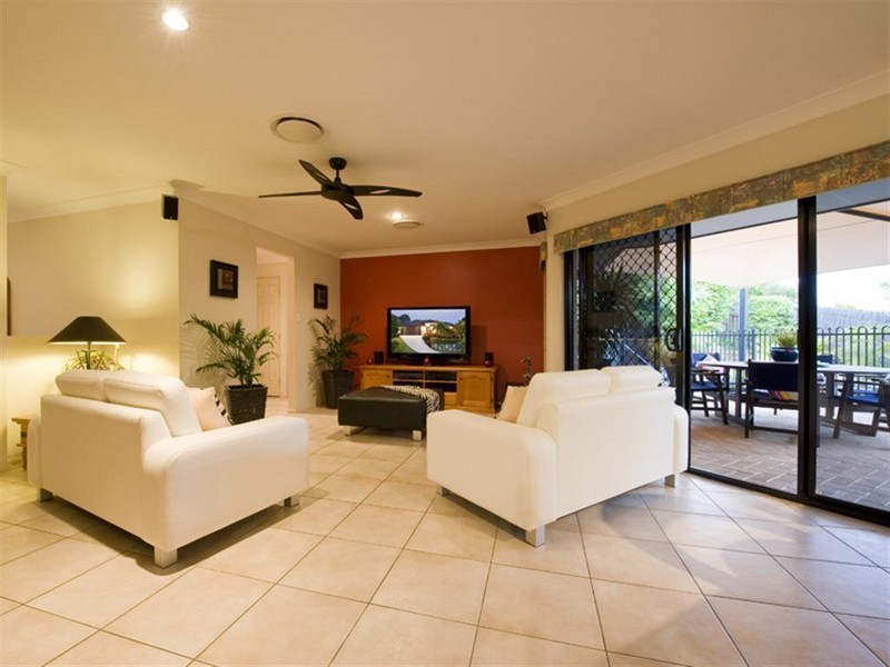 10 Glendore Court, Eatons Hill QLD 4037