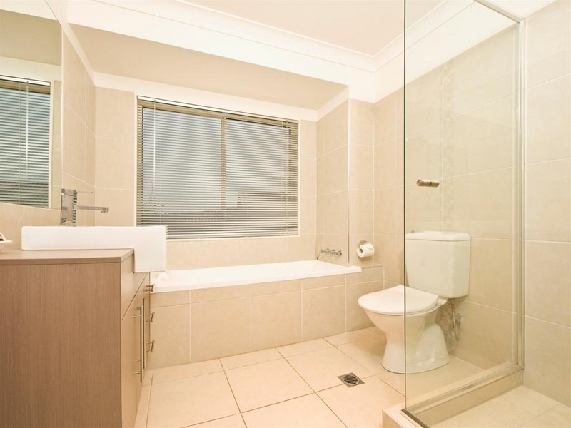 15 Windrush Close, Eatons Hill QLD 4037