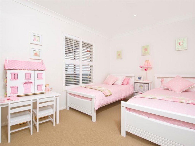 15 Windrush Close, Eatons Hill QLD 4037