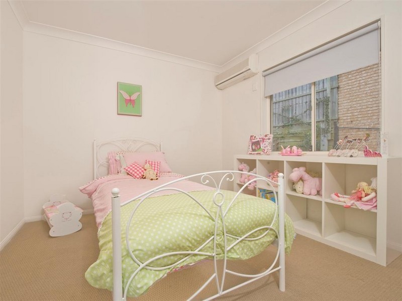 15 Windrush Close, Eatons Hill QLD 4037